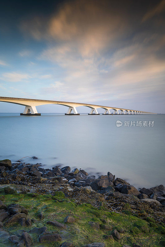 荷兰泽兰省的泽兰大桥(Zeelandbrug, Zeeland Bridge)